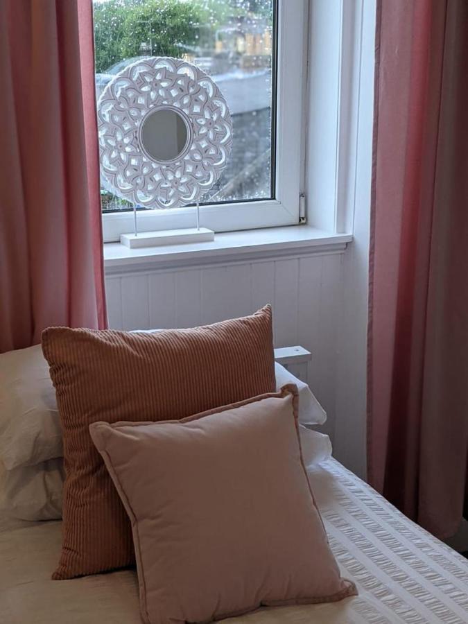 Glenclova - No 5 Bellyeoman, Bright Two Bedroom Apartment Dunfermline Exterior foto